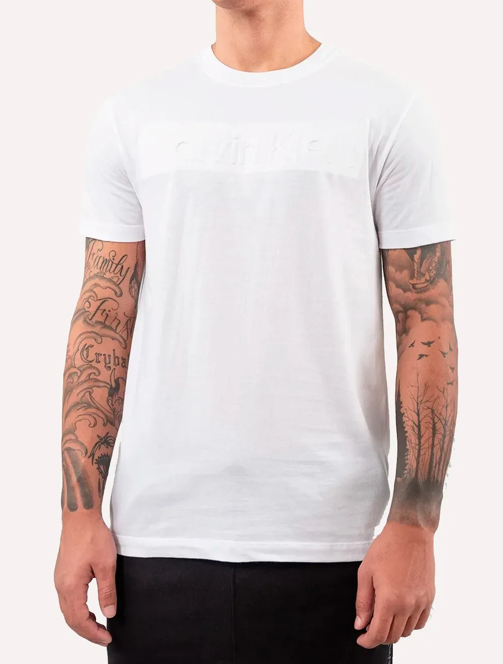 Camiseta Calvin Klein Masculina CK Embossing Branca