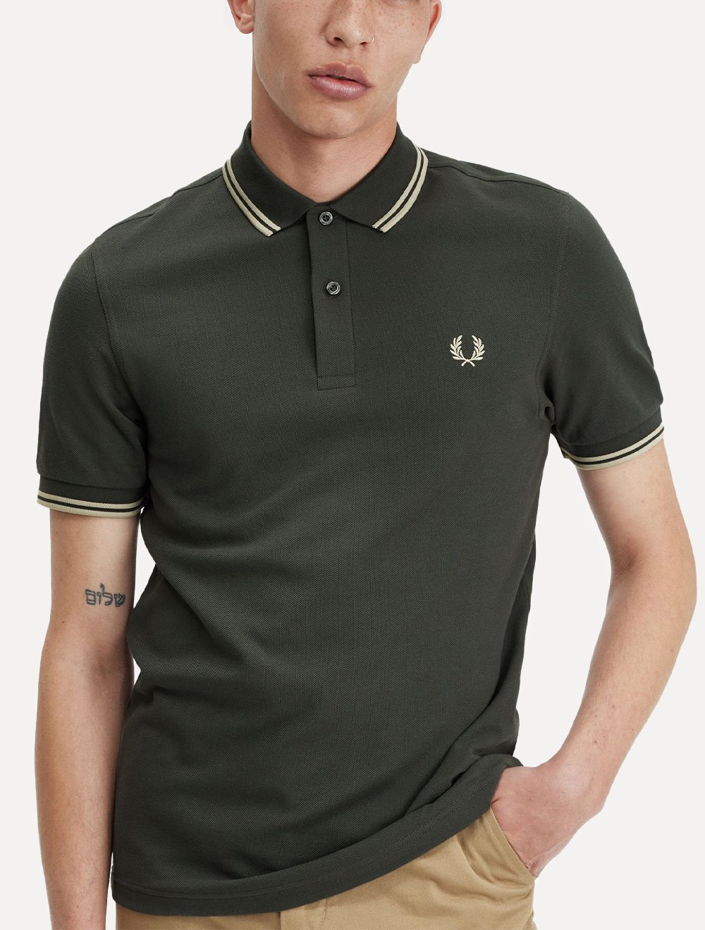 Polo Fred Perry Masculina Piquet Regular Beige Twin Tipped Verde