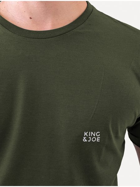 Camiseta King & Joe Masculina Slim Basic Light Small Logo Verde Militar