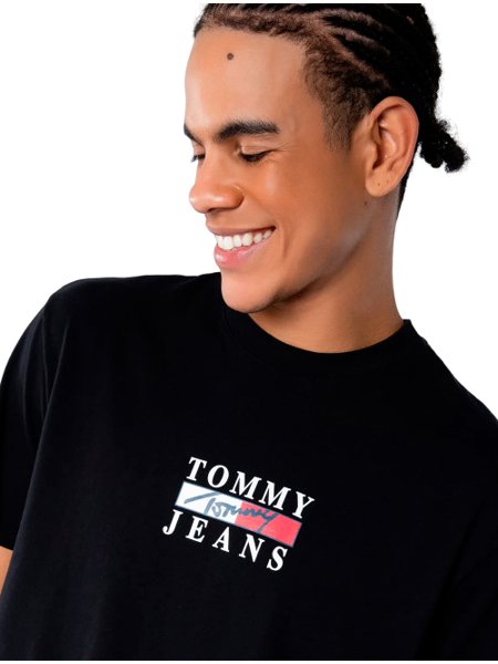 Camiseta Tommy Jeans Masculina Relaxed Timeless Silk Preta