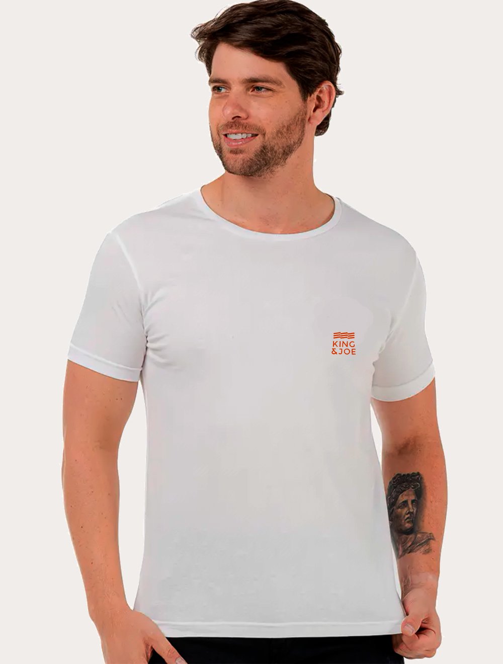 Camiseta King & Joe Masculina Slim Bandeira Costas Off-White