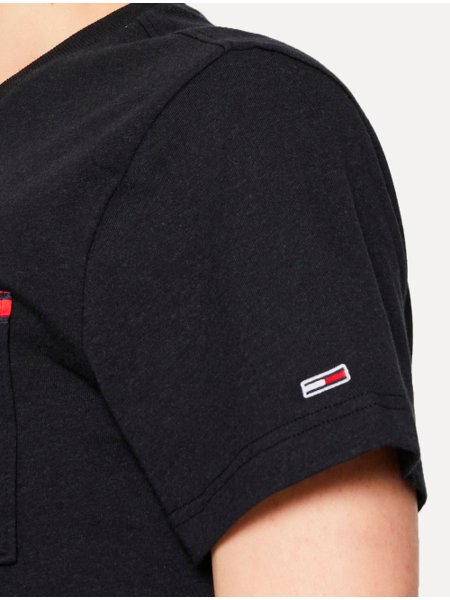 Camiseta Tommy Jeans Masculina Essential Flag Pocket Preta