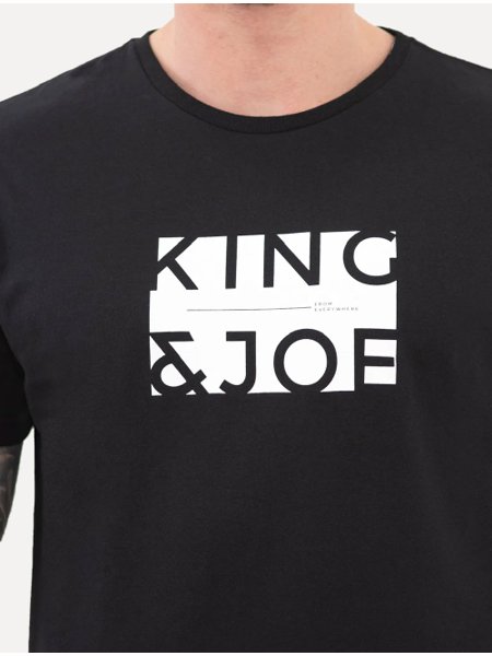 Camiseta King & Joe Masculina Logomania Light Block Preta