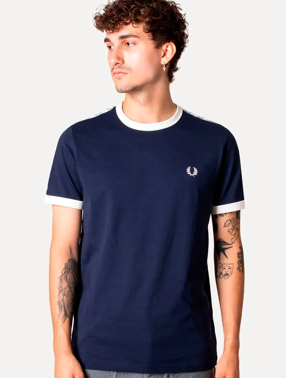 Camiseta Fred Perry Masculina Regular Taped Ringer Azul Marinho