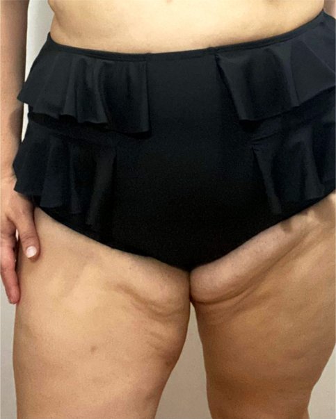 hot-pant-cintura-alta-feminina-plus-size-babado-preto-1