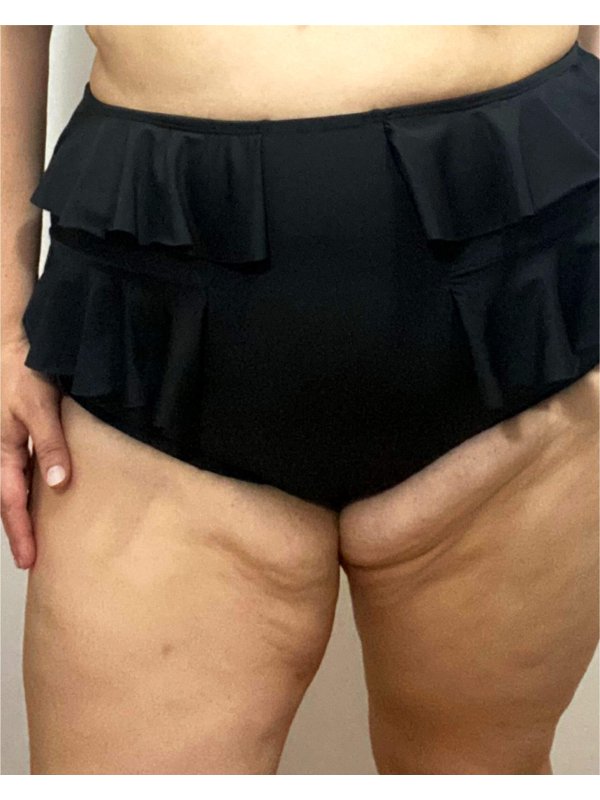 hot-pant-cintura-alta-feminina-plus-size-babado-preto-1