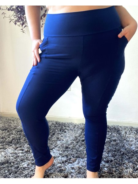 Legging Fitness Plus Size com Bolso Paula Azul Marinho Supplex