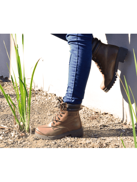 Bota Coturno Couro Beeton Feminina Ranee 014 Solado de Borracha - cano médio