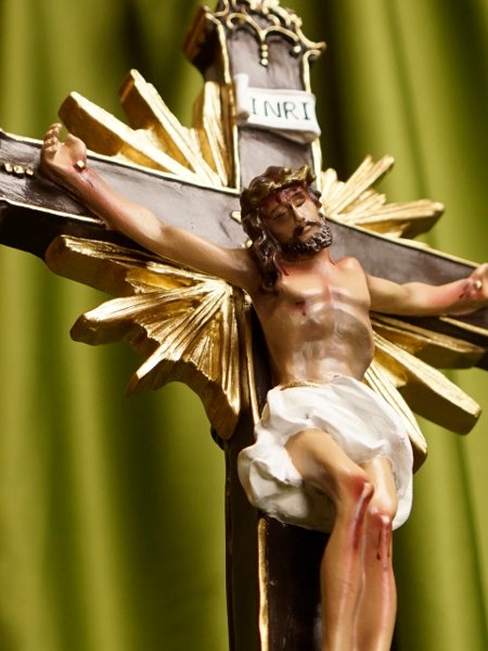 Crucifixo 40cm com pedestal
