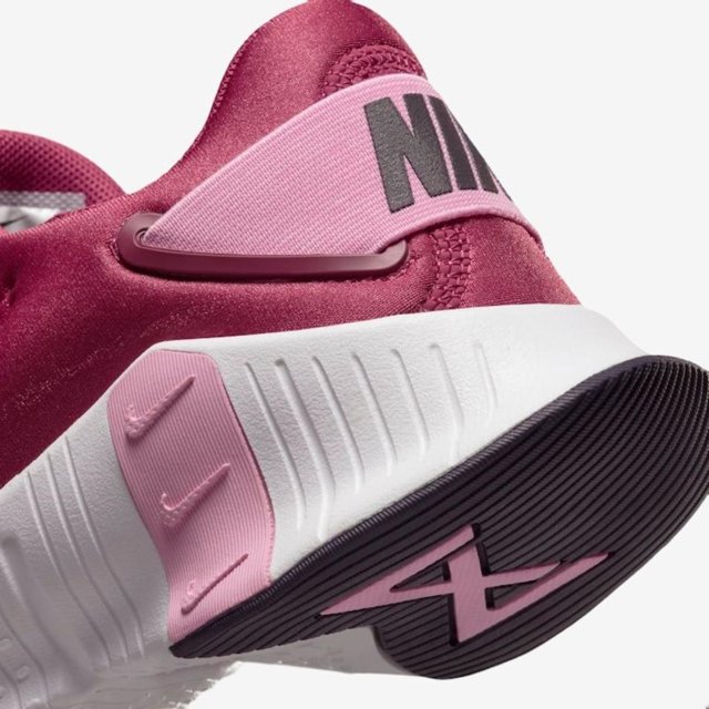 Tenis nike metcon feminino 2024 rosa