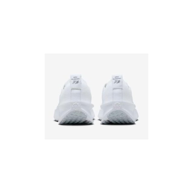 White store runners nike